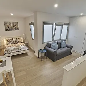 malibu-canteras-studio-8-playa-wifi-smarttv-ac.in-canary-islands.com/